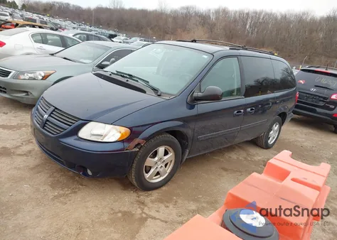 2005 Dodge Grand Caravan Sxt z USA, uszkodzony, nr VIN 2D4GP44L05R497122